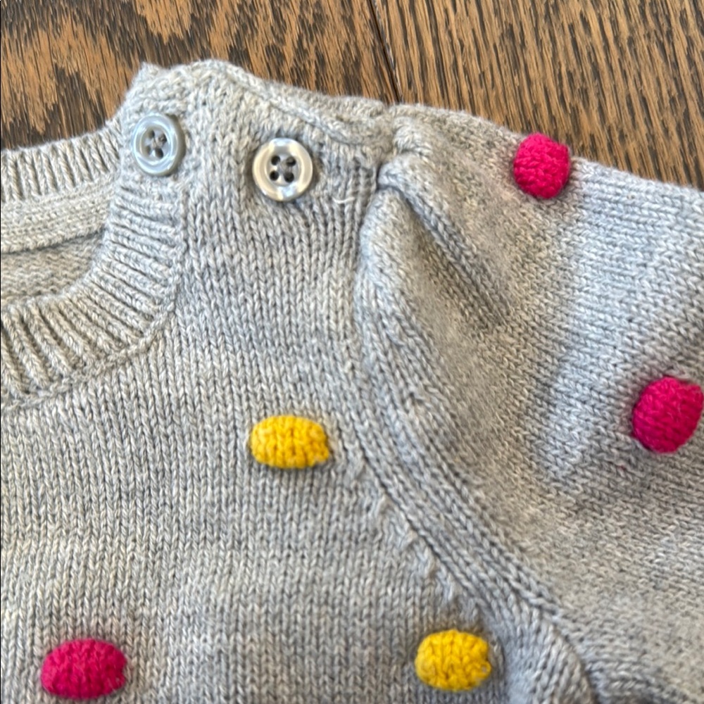 GAP Gray and Pink Sweater with Playful Design - Picture 6 of 8